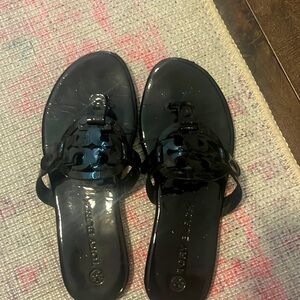 Black Tory Burch sandels